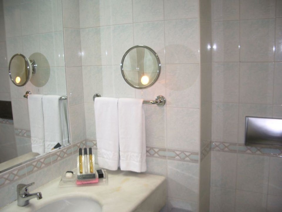 Das Badezimmer PALOMA Perissia