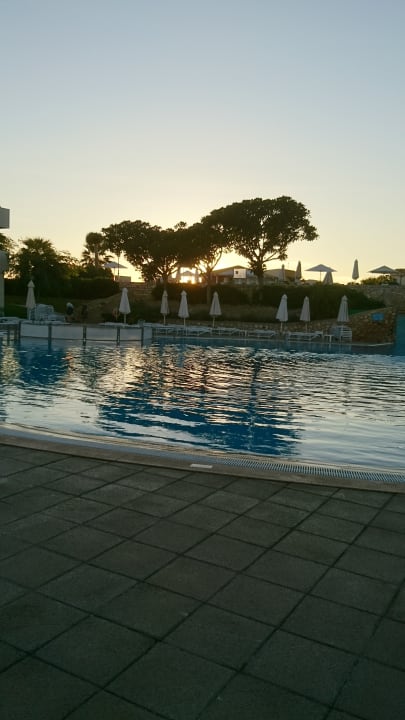 Pool blau punta reina