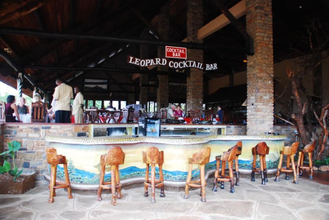 Bar Ngulia Safari Lodge