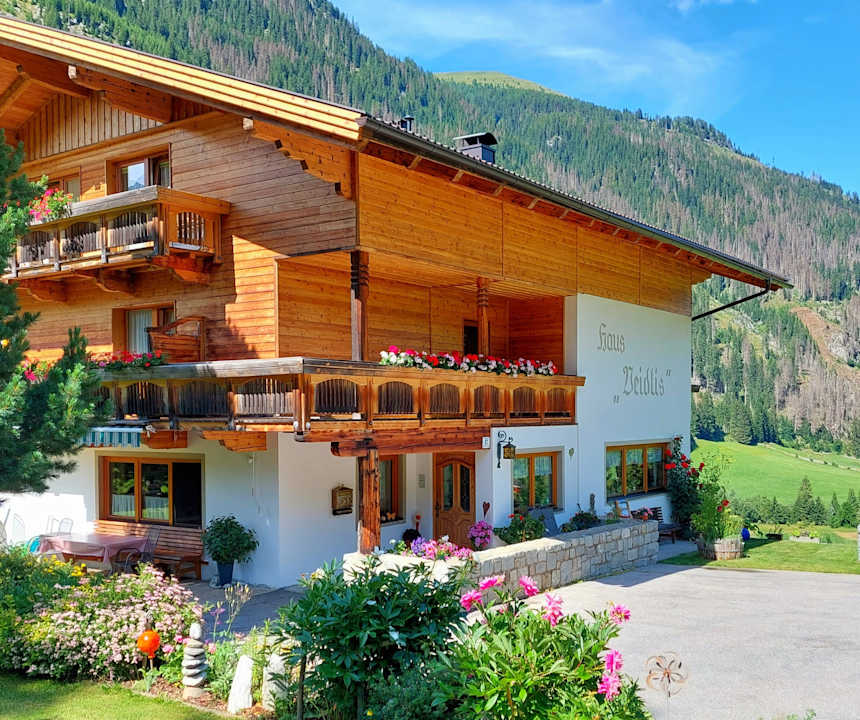 Außenansicht Haus Veidlis