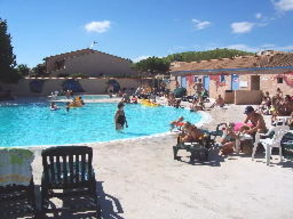 Einer der beiden Pools Les Tamaris & Les Portes Du Soleil