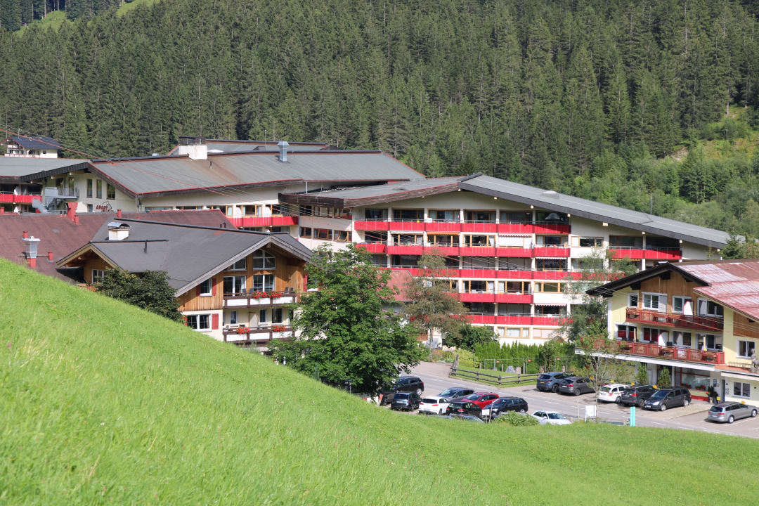 Außenansicht Hotel Steinbock