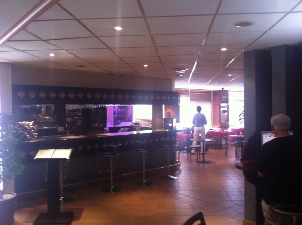 Bar Novus Plaza Hodelpa