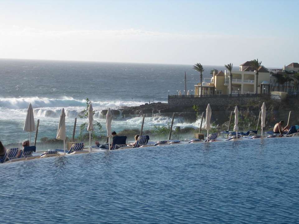 Ausblick vom Pool auf den Atlantik Bahia Principe Sunlight Costa Adeje