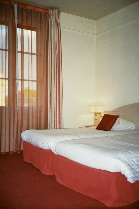 Zimmer Hotel Kyriad Paris 10 - Gare De L'est