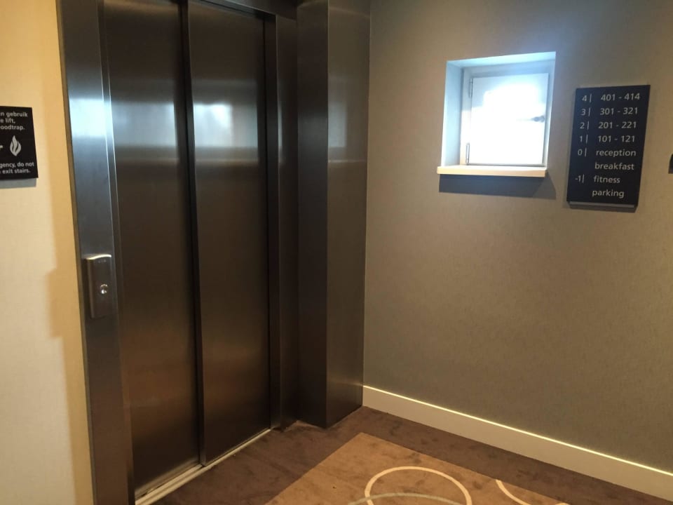 Fahrstuhl Hampton by Hilton Amsterdam Centre East