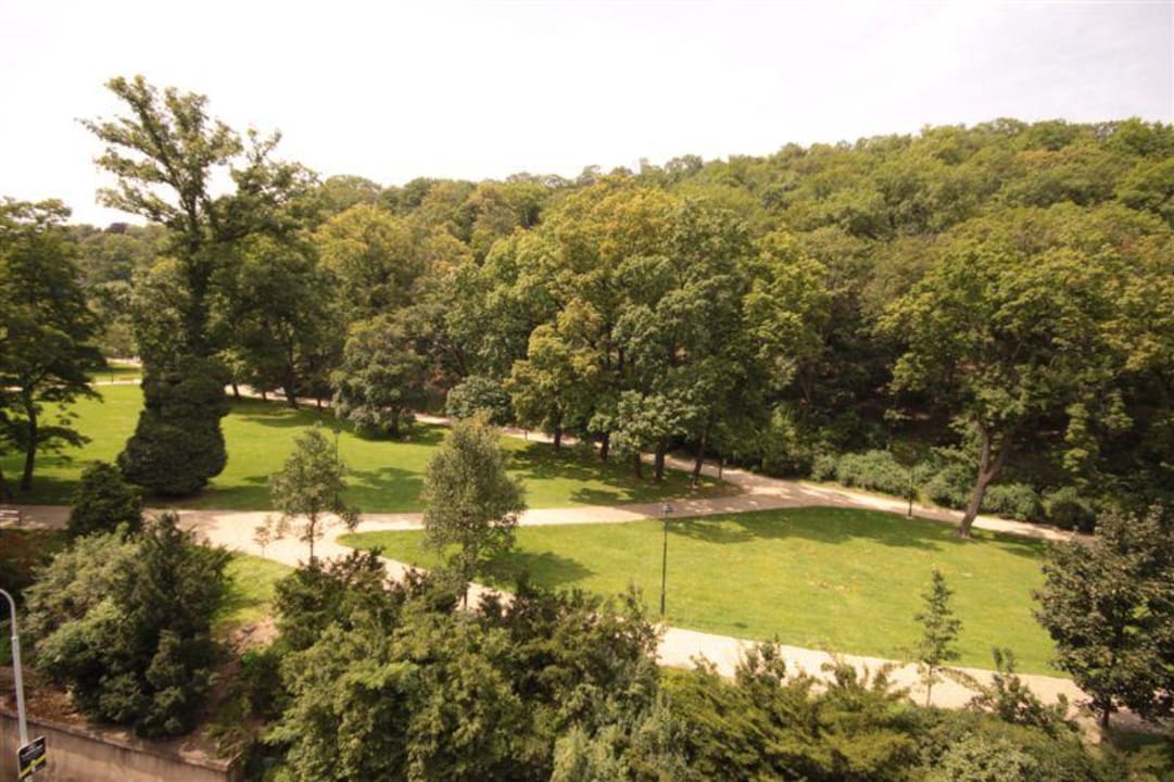 Kinsky Garden Red & Blue Design Hotel Prague