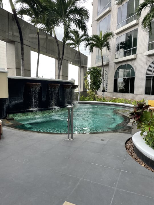 Pool Conrad Bangkok