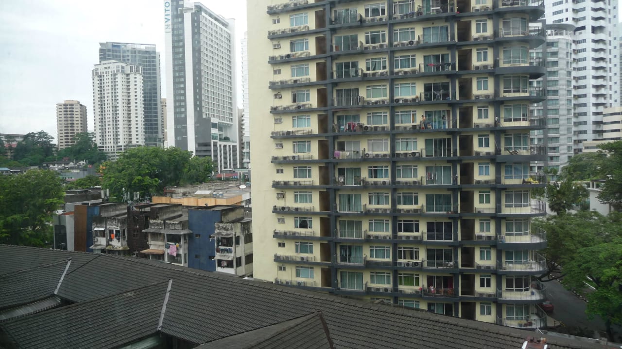 Blick aus dem Zimmer im 3. Stock zur Rückseite The Kuala Lumpur Journal Hotel