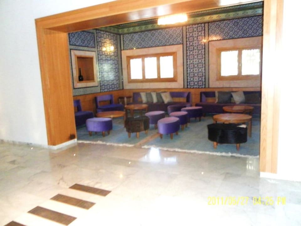 Lobby mit kl. Ruheecke The Orangers Beach Resort and Bungalows