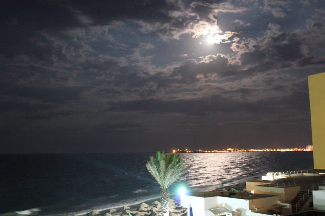 Ausblick bei Nacht El Mehdi Beach Resort