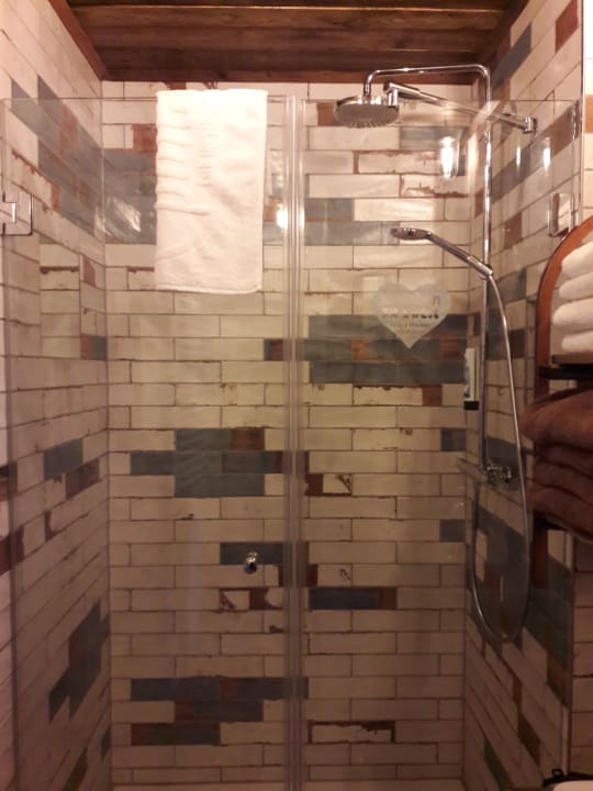 Zimmer Alles Paletti Karls Upcycling Hotel