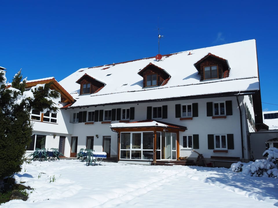 Lindenhof im Winter Gästehaus Lindenhof