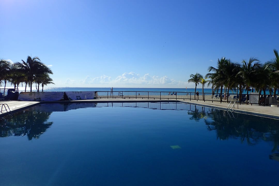 Pool Allegro Playacar