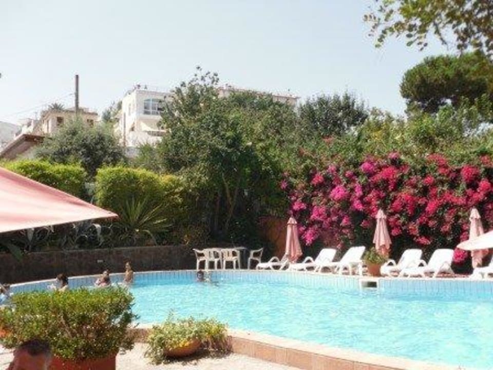 Der Pool Hotel Aragonese