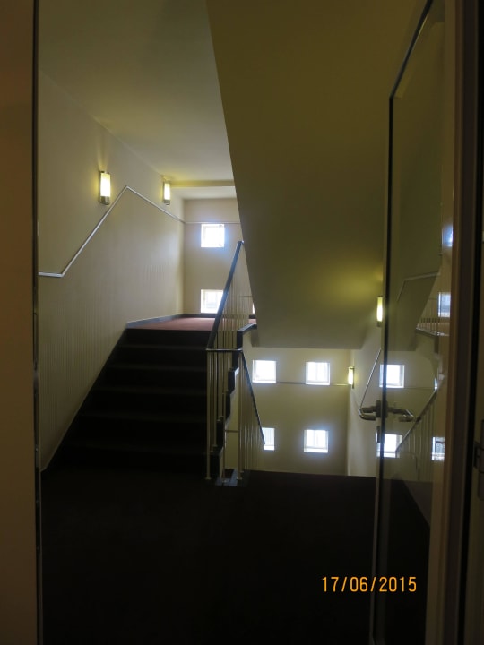 Hotelgangblick im 3. Stock - Treppenhaus Hotel Mondial am Dom Cologne- MGallery