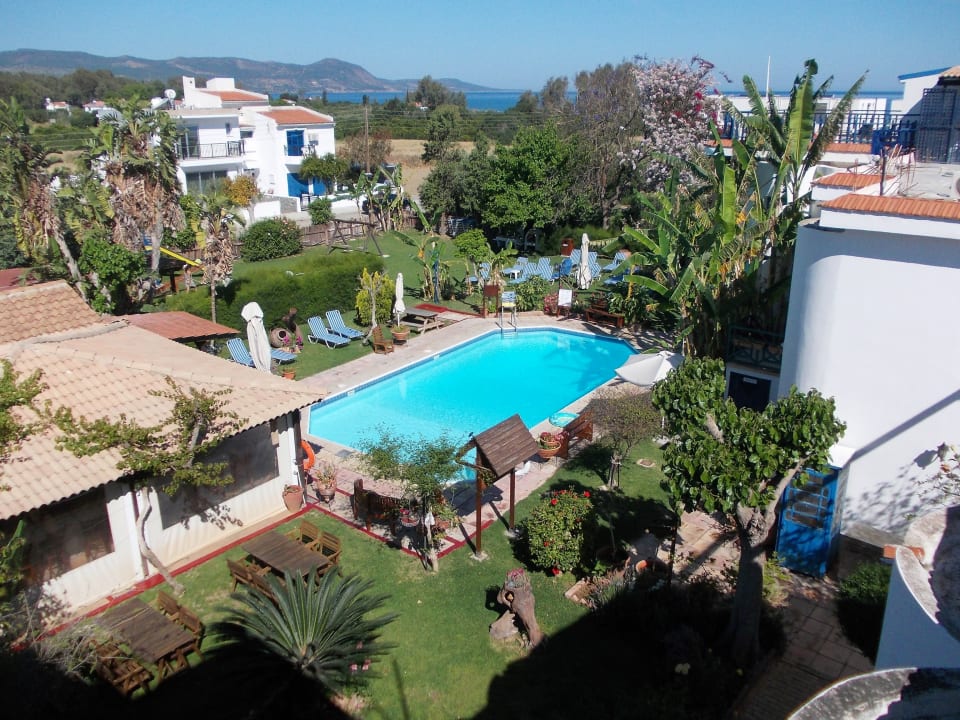 Pool Bay View Apartments