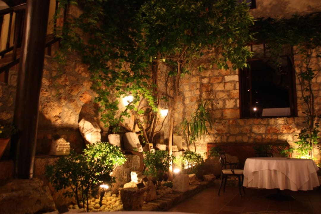 Innenhof Alp Pasa Hotel - Special Class