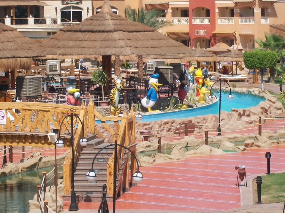 Anlage mit Disneyfiguren Pickalbatros Aqua Blu Resort - Sharm El Sheikh