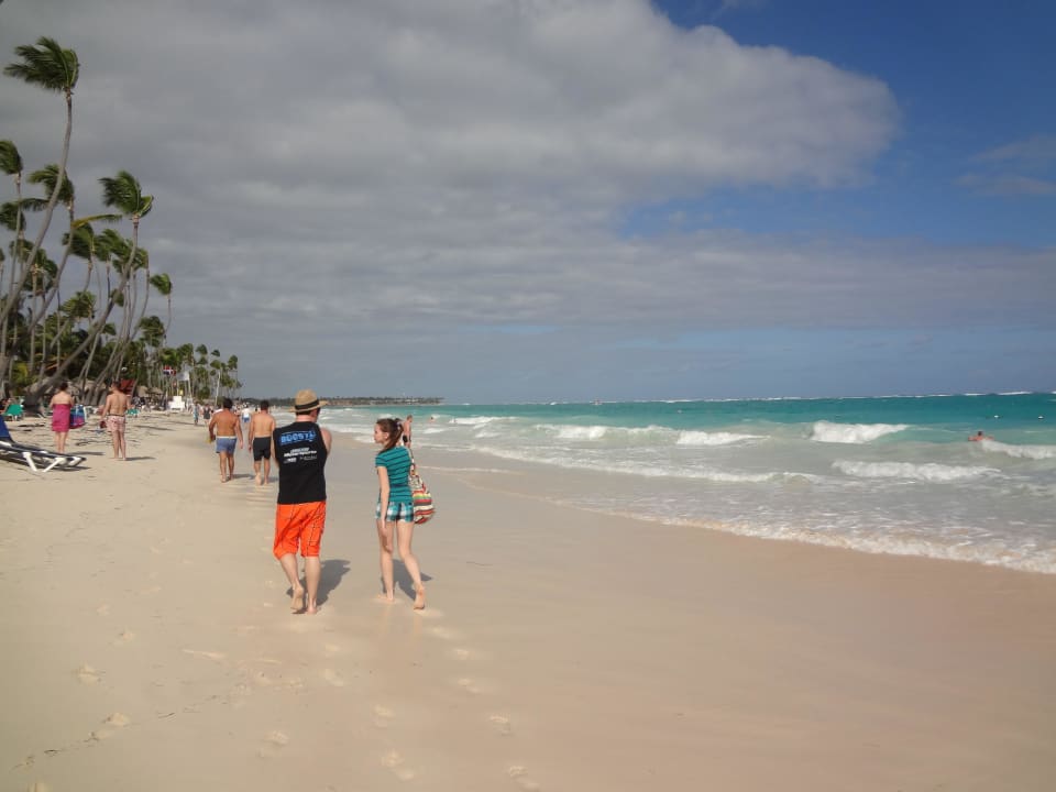 Blick nach links am Strand Grand Palladium Select Bávaro Resort & Spa