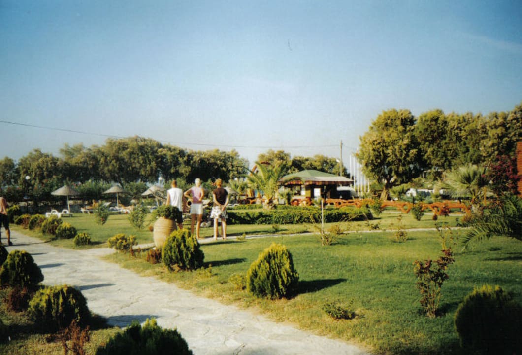 Gartenanlage Hotel Bendis Beach