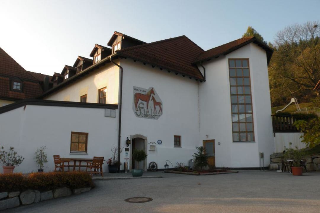 Außenansicht Haupthaus Panoramahotel Fohlenhof