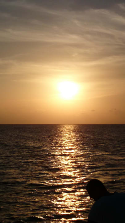 Sonnenuntergang auf den Malediven, schön oder!!! Meeru Maldives Resort Island