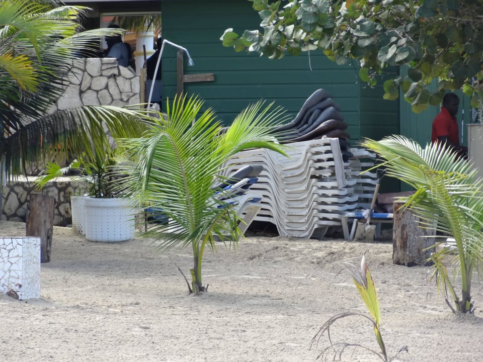Dusche am Strand Hotel Beachcomber