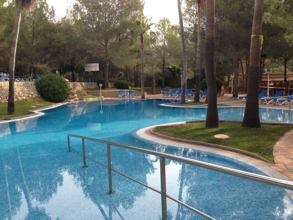 Gartenpool - 07:00 Morgens - Noch menschenleer Valentin Grand Park Suite Hotel