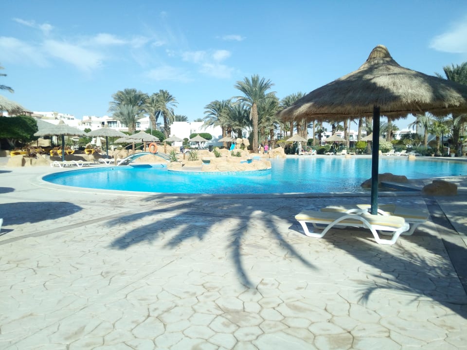 Pool Lotus Bay Beach Resort