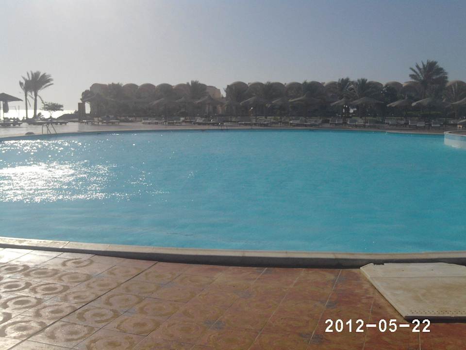 Die Teil der Pooanlandschaft Three Corners Sea Beach Resort