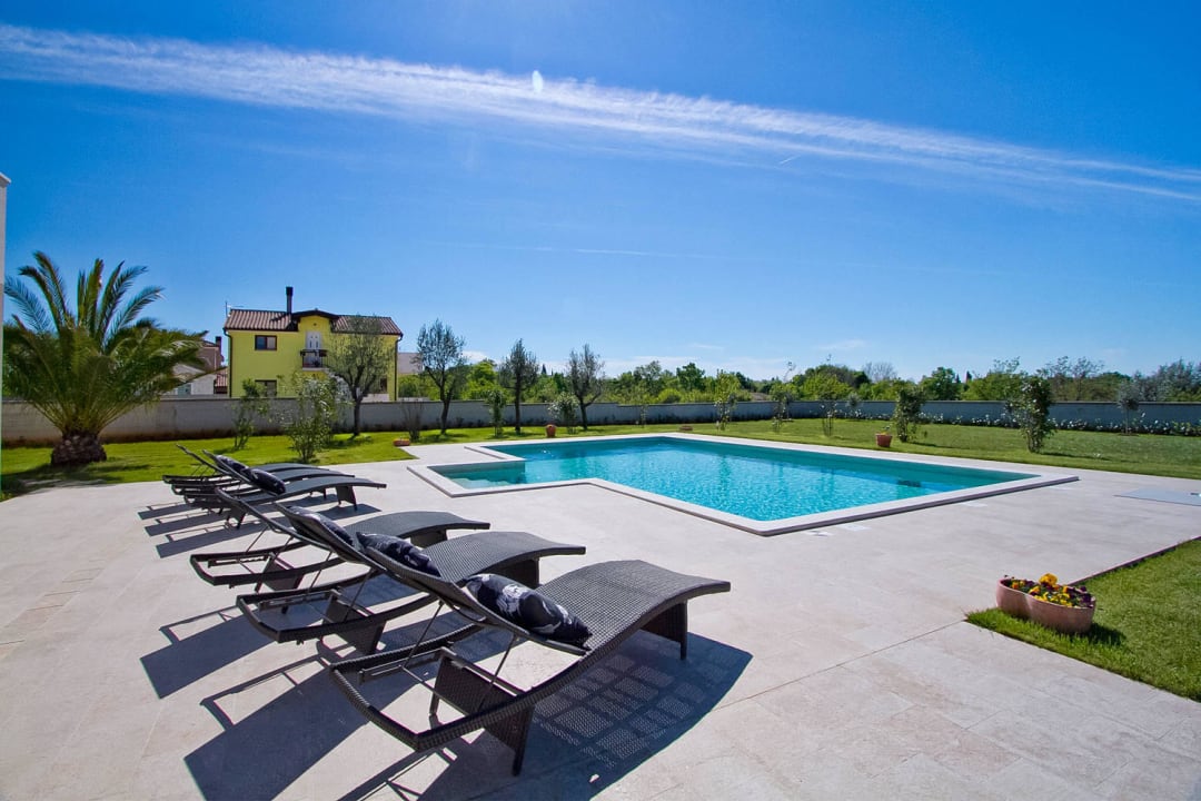 Swimming pool Villa Dorotea