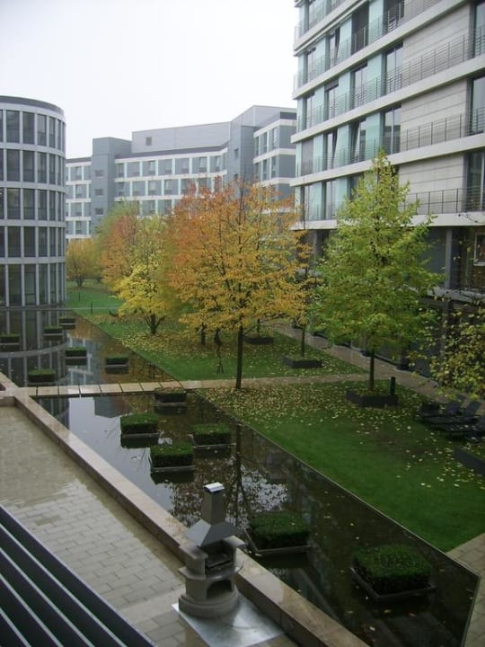 Ausblick in den großen Innenhof Radisson Blu Hotel Köln