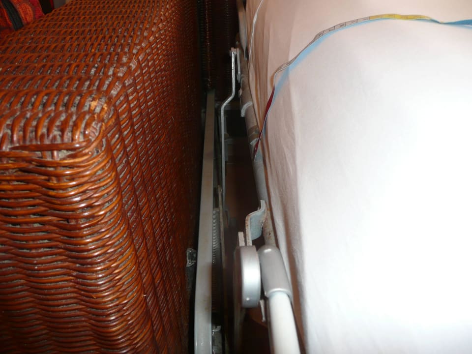 Staub und Schimmel im Korbgeflecht Hotel Riu Touareg