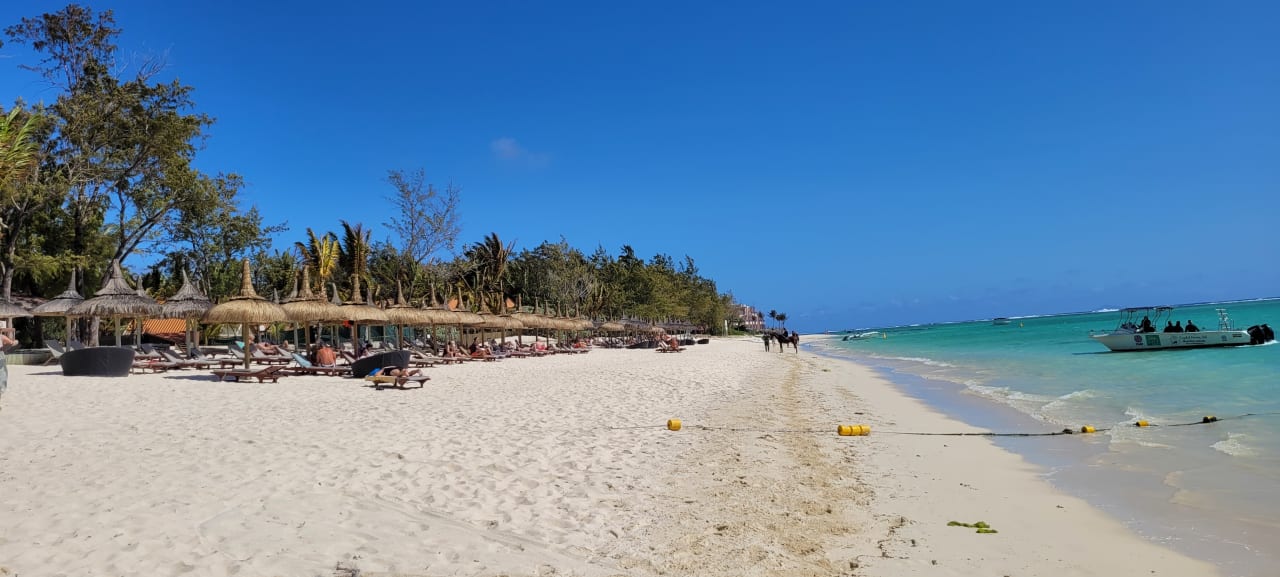Strand Crystals Beach Resort Belle Mare, a member of Radisson Individuals