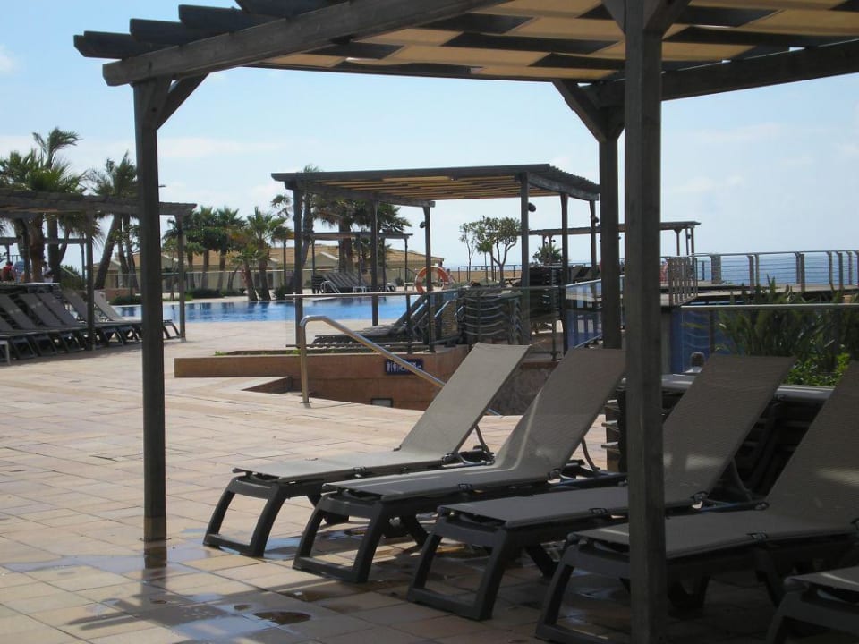 Liegen am Pool TUI KIDS CLUB Punta Prima