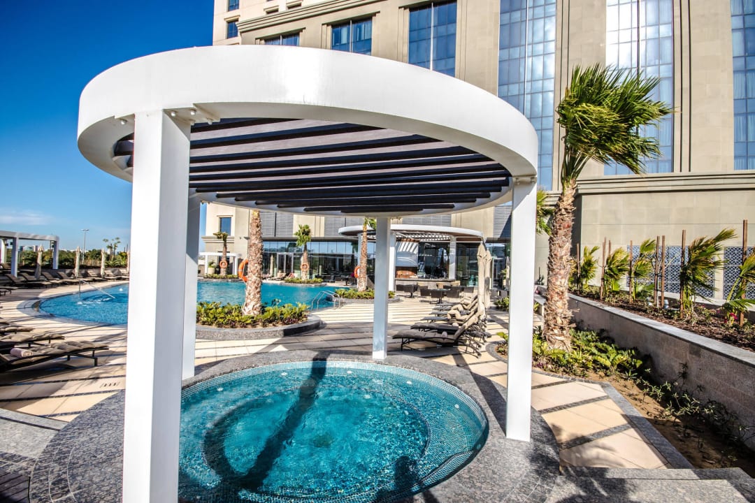 Pool Hyatt Regency Dubai Creek Heights