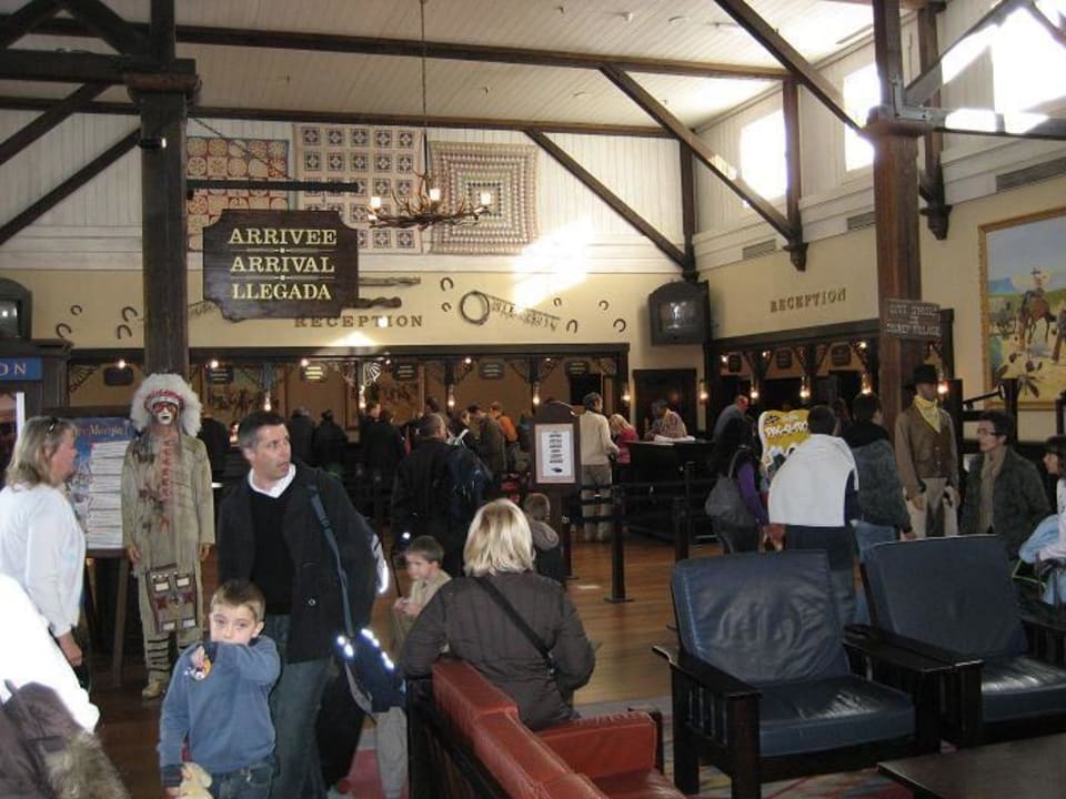 Hotelhalle Disney's Hotel Cheyenne