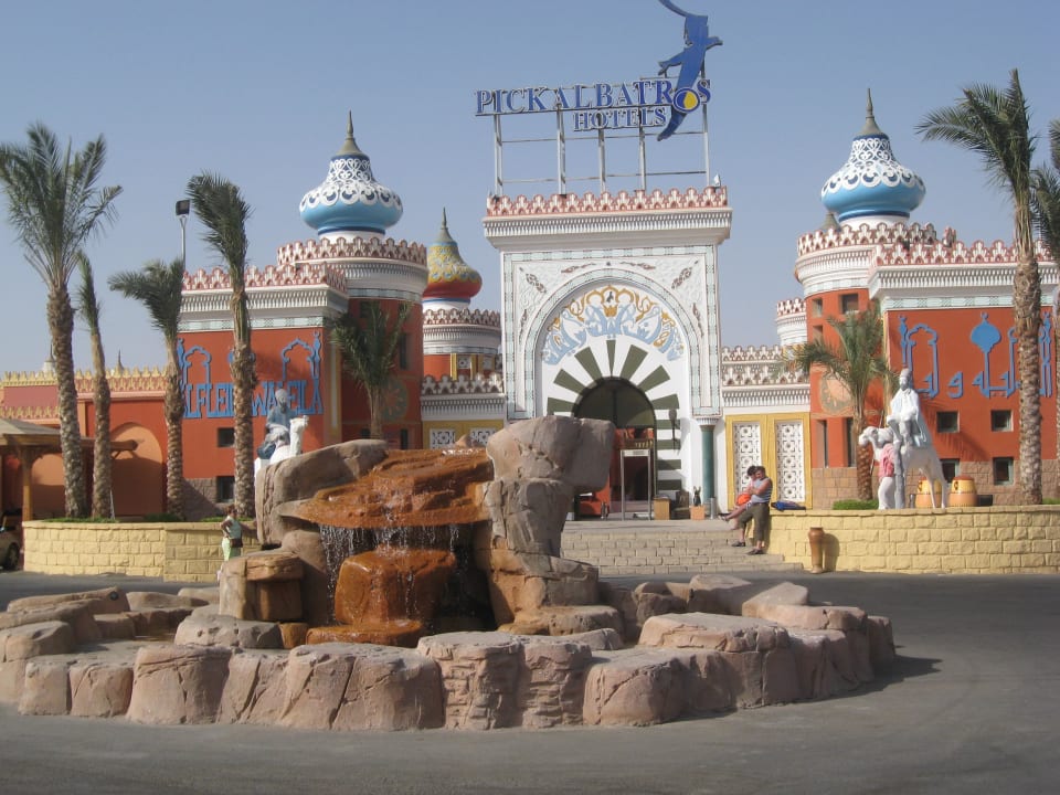 Hoteleingang Pickalbatros Alf Leila Wa Leila Resort - Neverland Hurghada