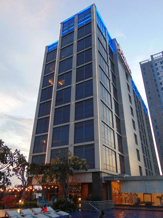 Außenansicht Hilton Garden Inn Jakarta Taman Palem