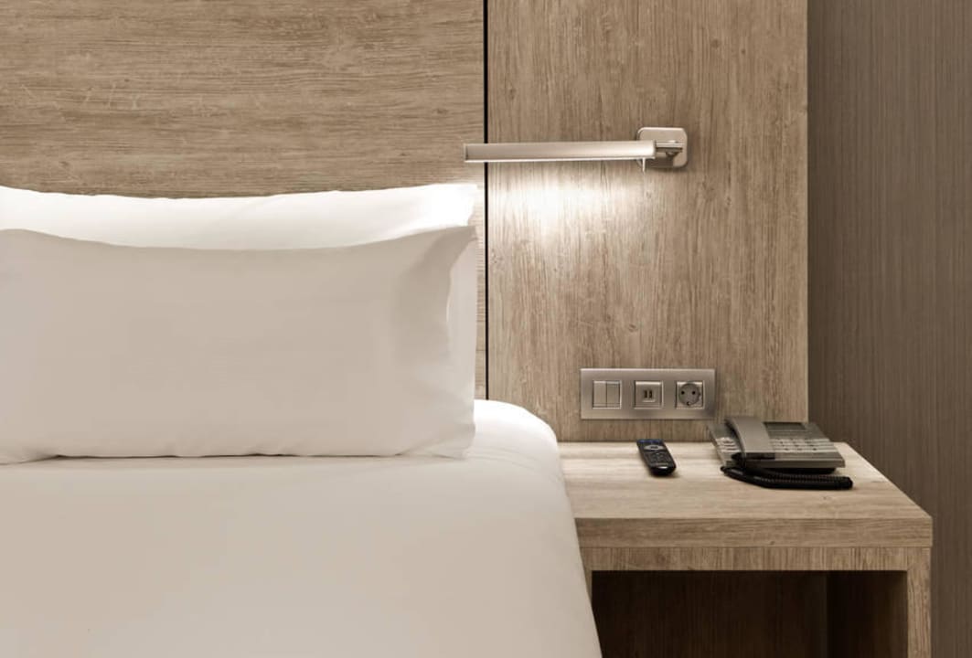 Room NH Madrid Chamberí