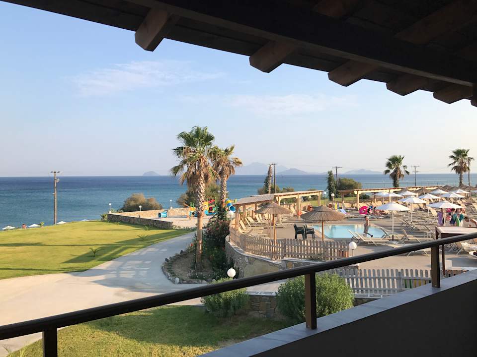 Ausblick Grand Blue Beach Hotel