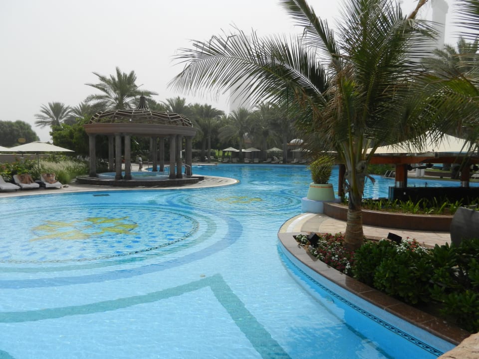 Ost-Pool Emirates Palace Mandarin Oriental