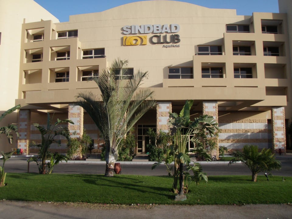 Hlavní vchod Sindbad Club