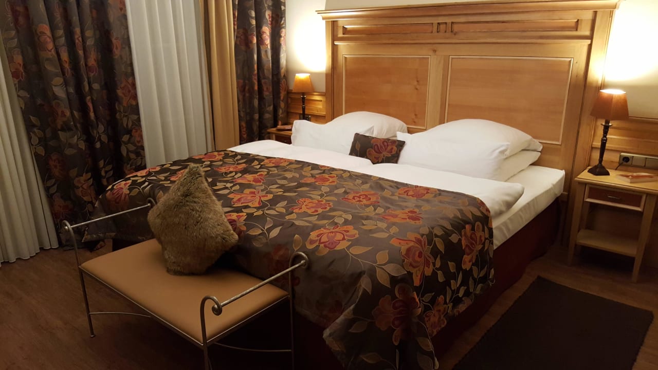Das große bequeme Doppelbett Hotel Ampervilla
