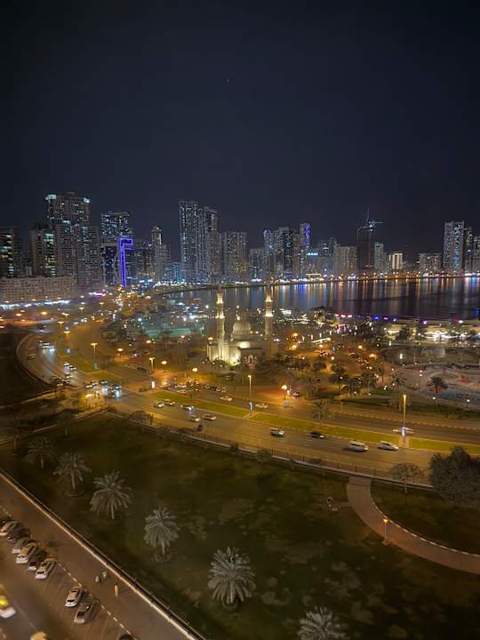 Ausblick DoubleTree by Hilton Sharjah Waterfront Hotel & Residences