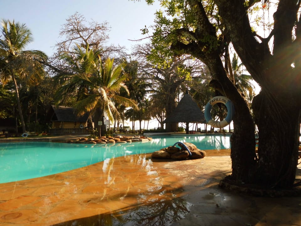 Blick über den Pool Hotel Papillon Lagoon Reef
