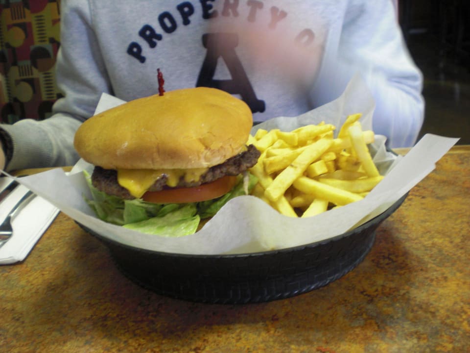 Burger bei Jacks's Sportsgrill Hyatt Place Springdale/ZIon National Park