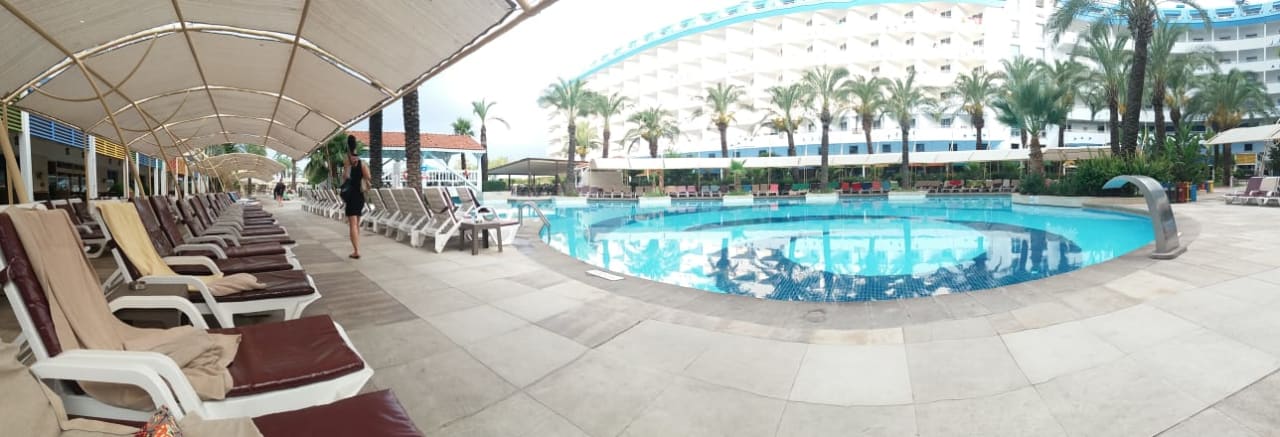 Pool Crystal Admiral