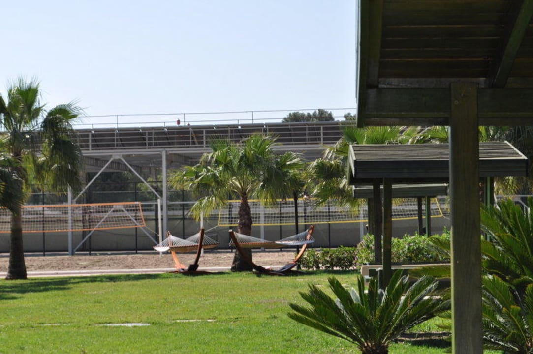 Tennis & Volleyballplatz Crystal Flora Beach Resort